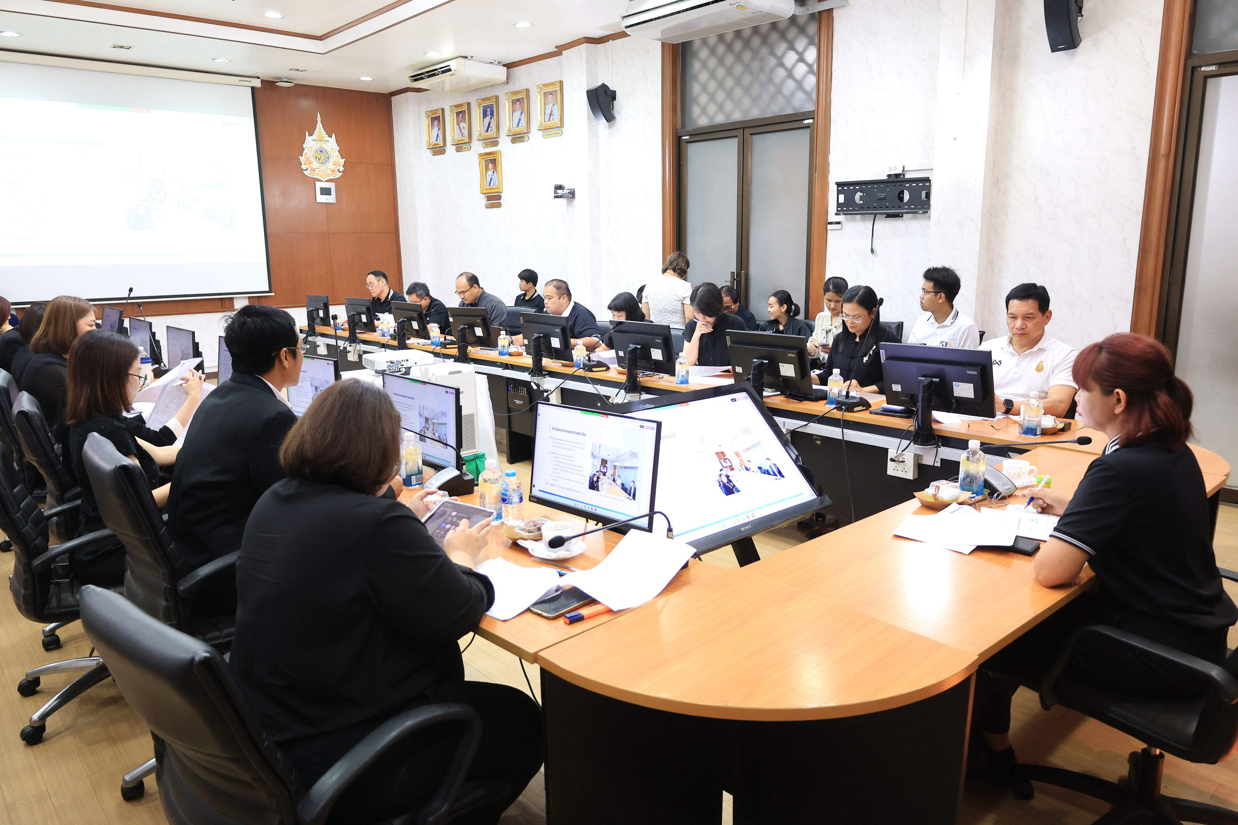 title - สำนักกฎหมาย จัดประชุมรับฟังความคิดเห็น(ร่าง)ระเบียบคณะกรรมการปฏิรูปที่ดินเพื่อเกษตรกรรม ว่าด้วยหลักเกณฑ์ วิธีการและเงื่อนไข ในการพิจารณาให้ใช้ประโยชน์ที่ดินเพื่อจัดทำกิจการสาธารณูปโภคและกิจการอื่นๆ อันเป็นประโยชน์สาธารณะในเขตปฏิรูปที่ดิน พ.ศ. ....